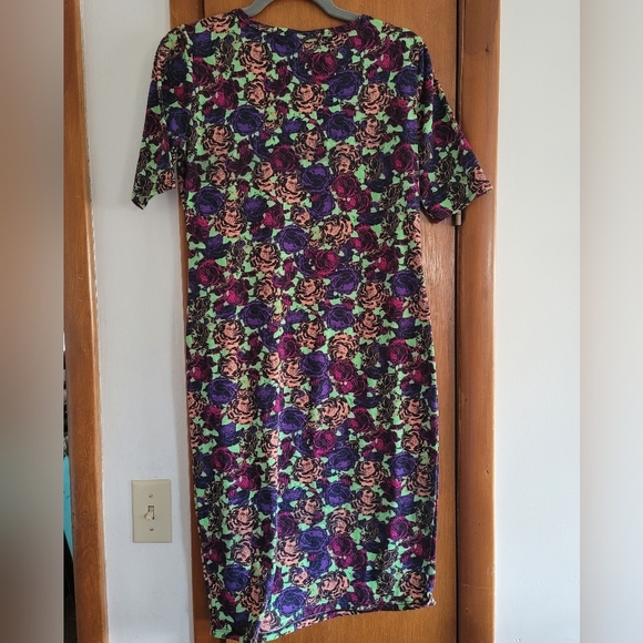 Lularoe Julia‎ Dress, Rose Print - Picture 1 of 7